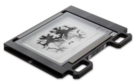 The 5x7” slide of a human brain on Huron’s whole-mount slideholder.