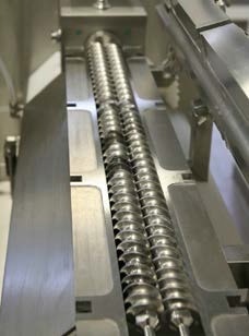 Insight into the process zone of the granulator, which is part of the QbCon® 1.