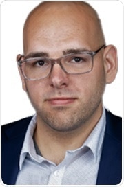 Zachary Lawton headshot