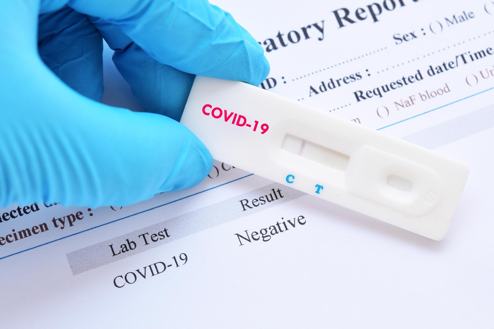 Study: Comparison of Rapid Antigen Tests’ Performance between Delta (B.1.61.7; AY.X) and Omicron (B.1.1.529; BA1) Variants of SARS-CoV-2: Secondary Analysis from a Serial Home Self-Testing Study. Image Credit: Jarun Ontakrai / Shutterstock