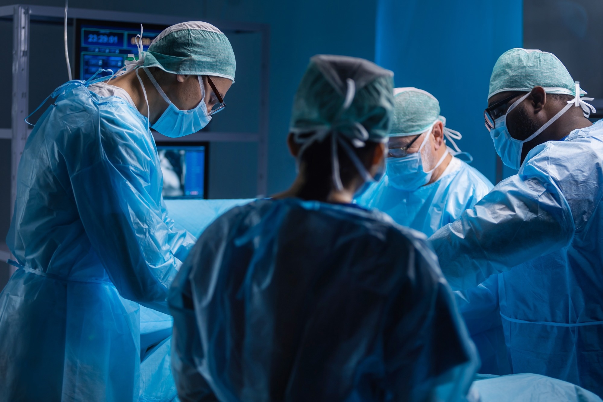 Study: Outcomes of COVID-19 Positive Donor Heart Transplantation in the United States. Image Credit: Maksim Shmeljov / Shutterstock