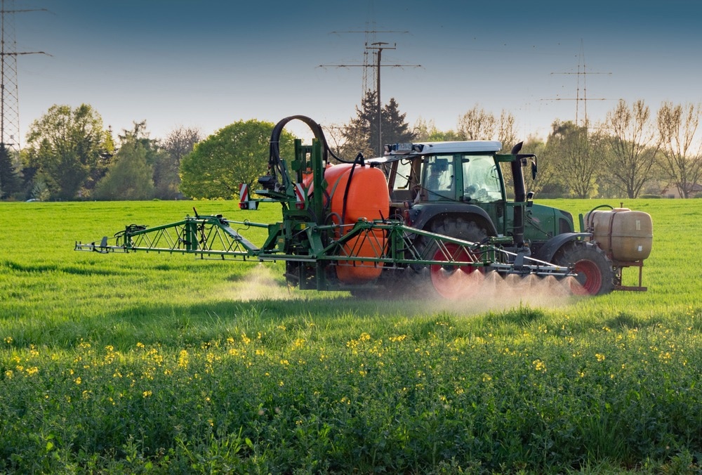Study: First evidence of neonicotinoid insecticides in human bile and associated hepatotoxicity risk. Image Credit: MrGoSlow/Shutterstock