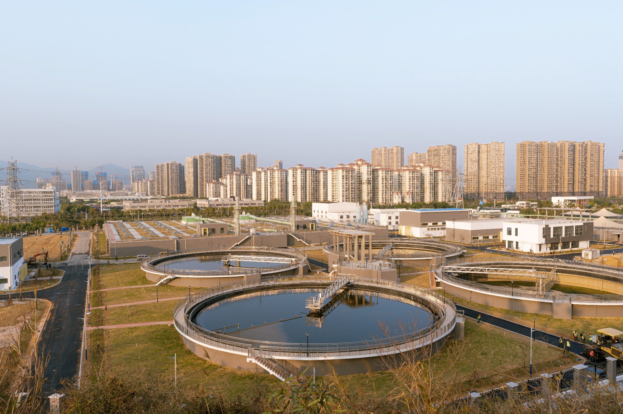 Antibiotic concentrations and antibiotic resistance in aquatic environments of the WHO Western Pacific and South-East Asia regions: a systematic review and probabilistic environmental hazard assessment