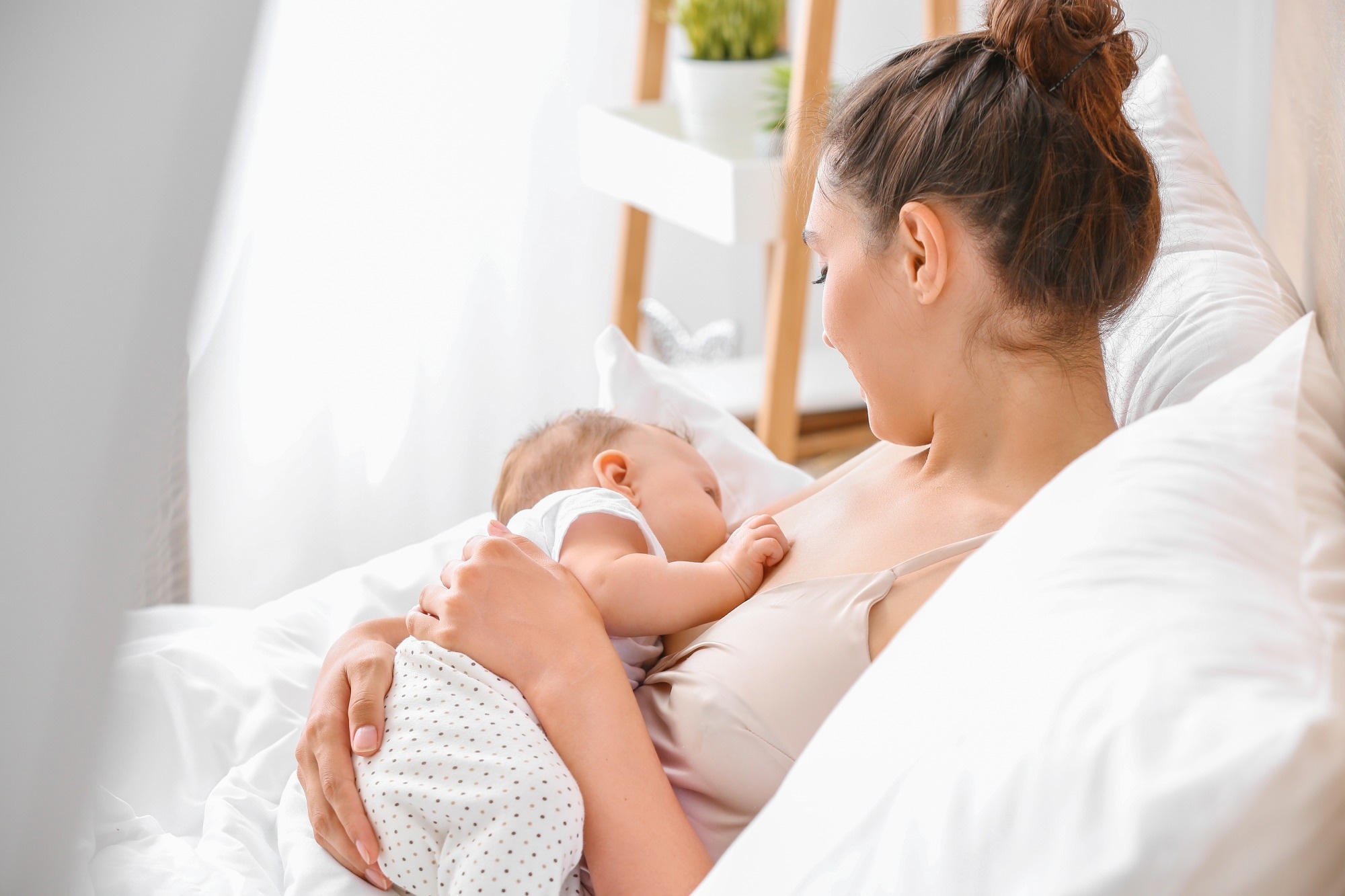Study: Mediators of the association between maternal body mass index and breastfeeding duration in 3 international cohorts. Image Credit: Pixel-Shot/Shutterstock.com