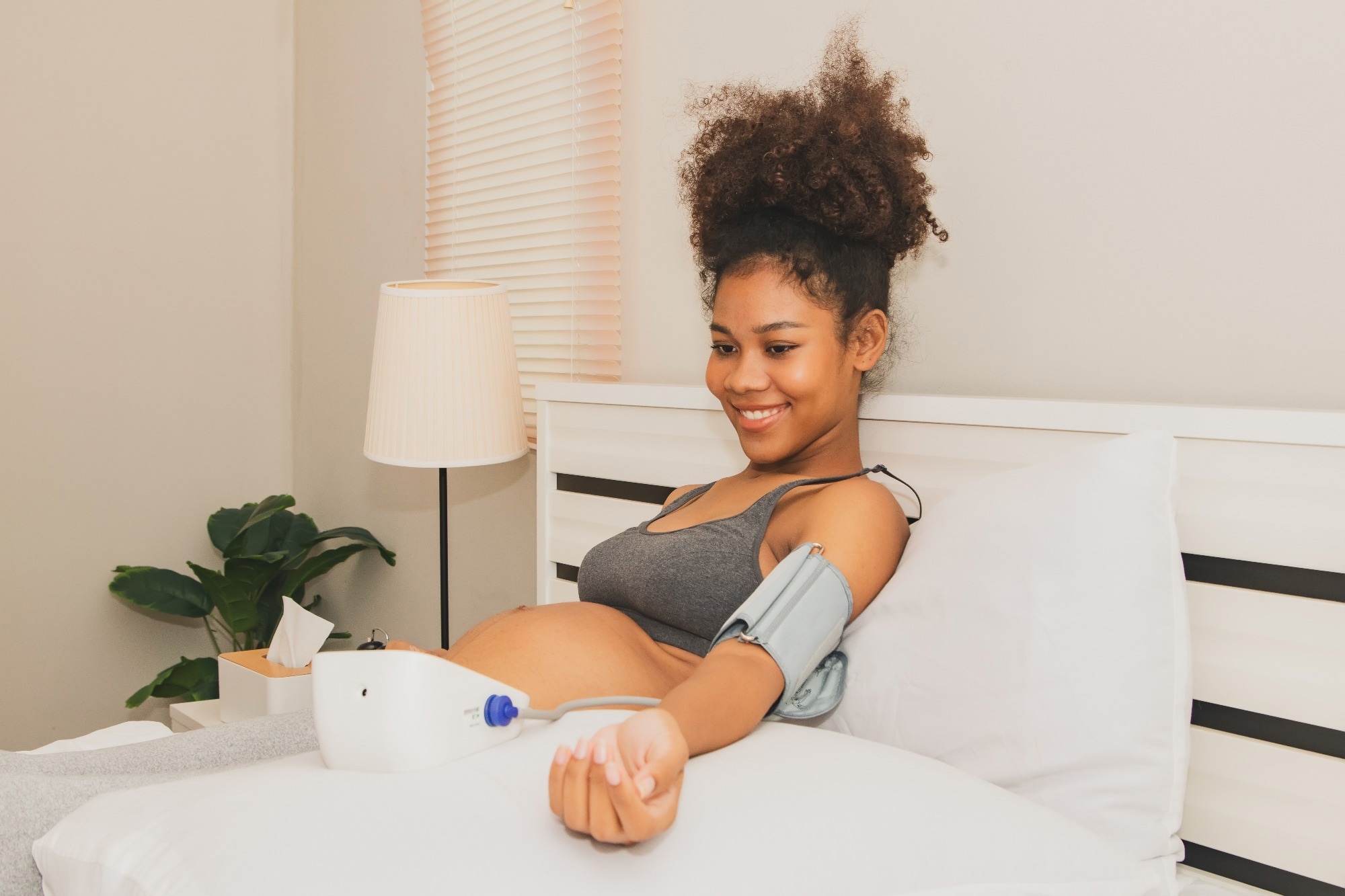 Study: The association between blood pressure control in women during pregnancy and adverse perinatal outcomes: the TMM BirThree Cohort Study. Image Credit: chalermphon_tiam/Shutterstock.com