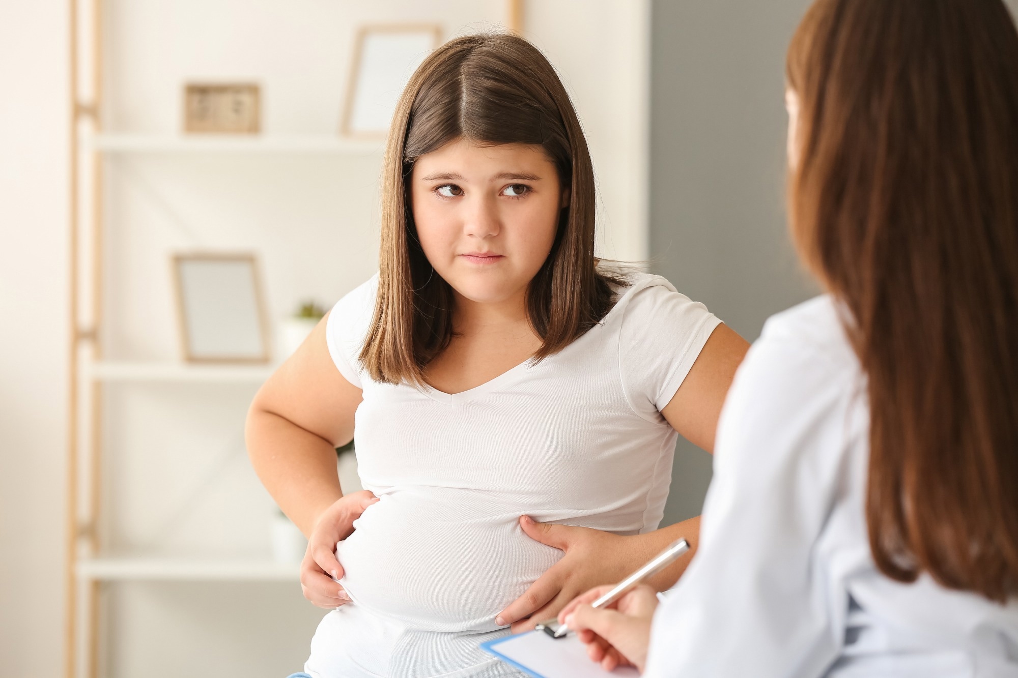 Study: Early life adversity and obesity risk in adolescence: a 9-year population-based prospective cohort study. Image Credit: Pixel-Shot / Shutterstock