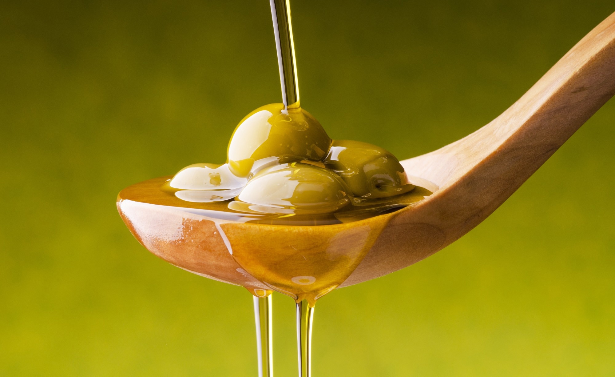 Review: Extra-Virgin Olive Oil in Alzheimer’s Disease: A Comprehensive Review of Cellular, Animal, and Clinical Studies. Image Credit: luigi giordano / Shutterstock