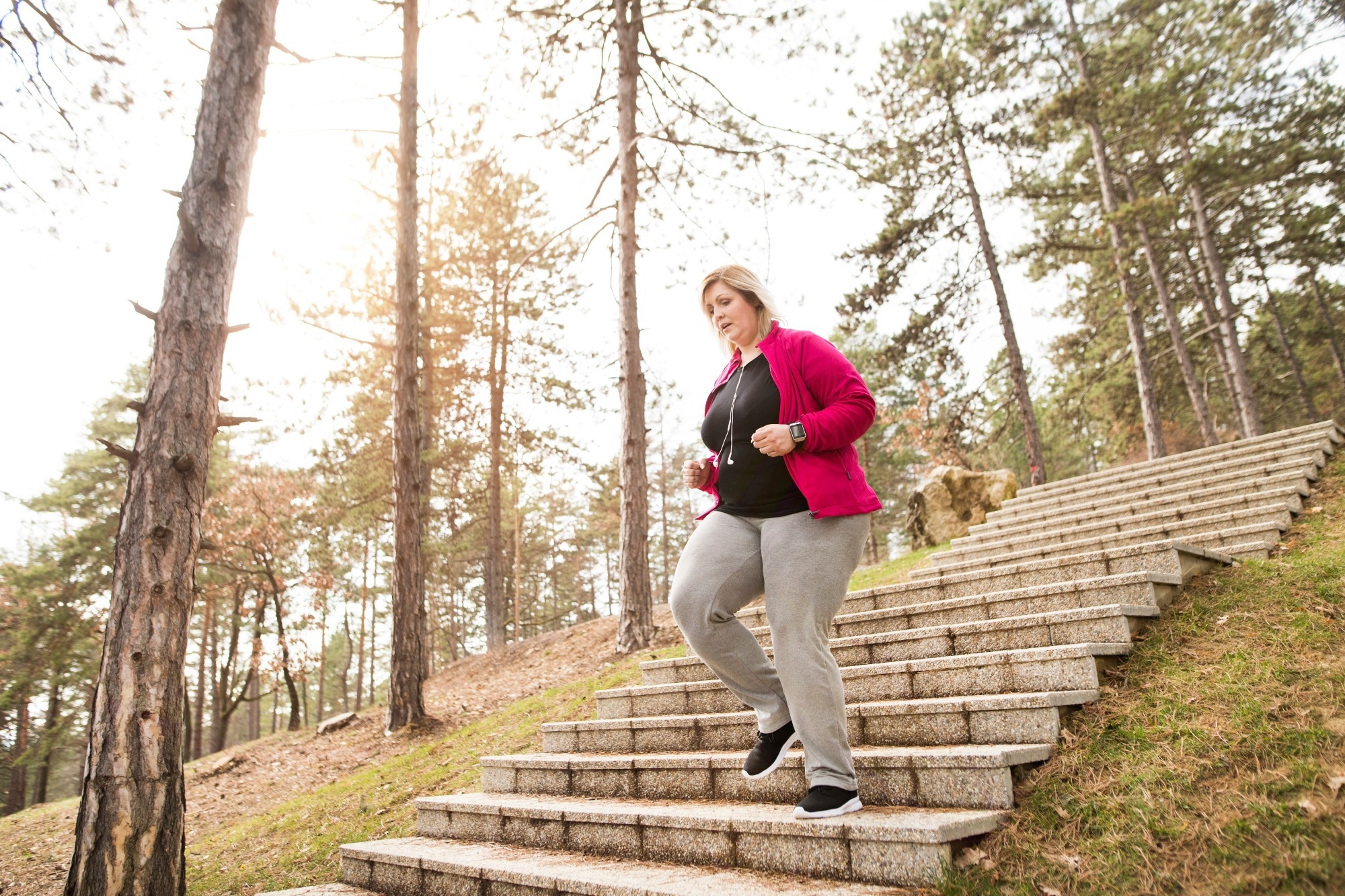 Study: Years of endurance exercise training remodel abdominal subcutaneous adipose tissue in adults with overweight or obesity. Image Credit: Halfpoint / Shutterstock