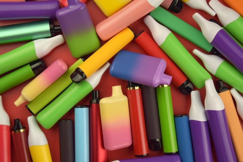 Study: Health Warnings on Instagram Advertisements for Synthetic Nicotine E-Cigarettes and Engagement. Image Credit: iama_sing/Shutterstock.com