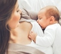Immediate skin-to-skin contact offers significant health advantages for infants